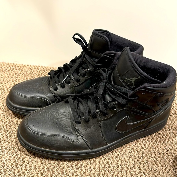 Jordan 1 all black - Picture 1 of 5